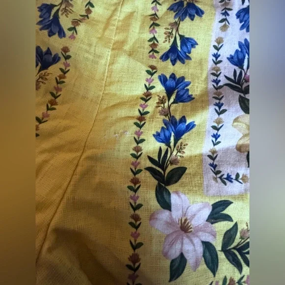 Anthropologie x Farm Rio Linen Blend Sunflower Shorts size: small - Picture 6 of 6